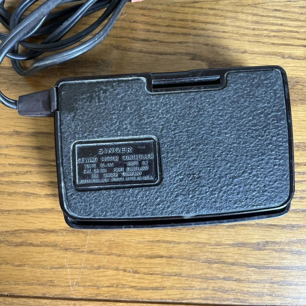 Singer‎ CR301 Sewing Machine Controller Foot Pedal P/N 618811-007 4 Prong